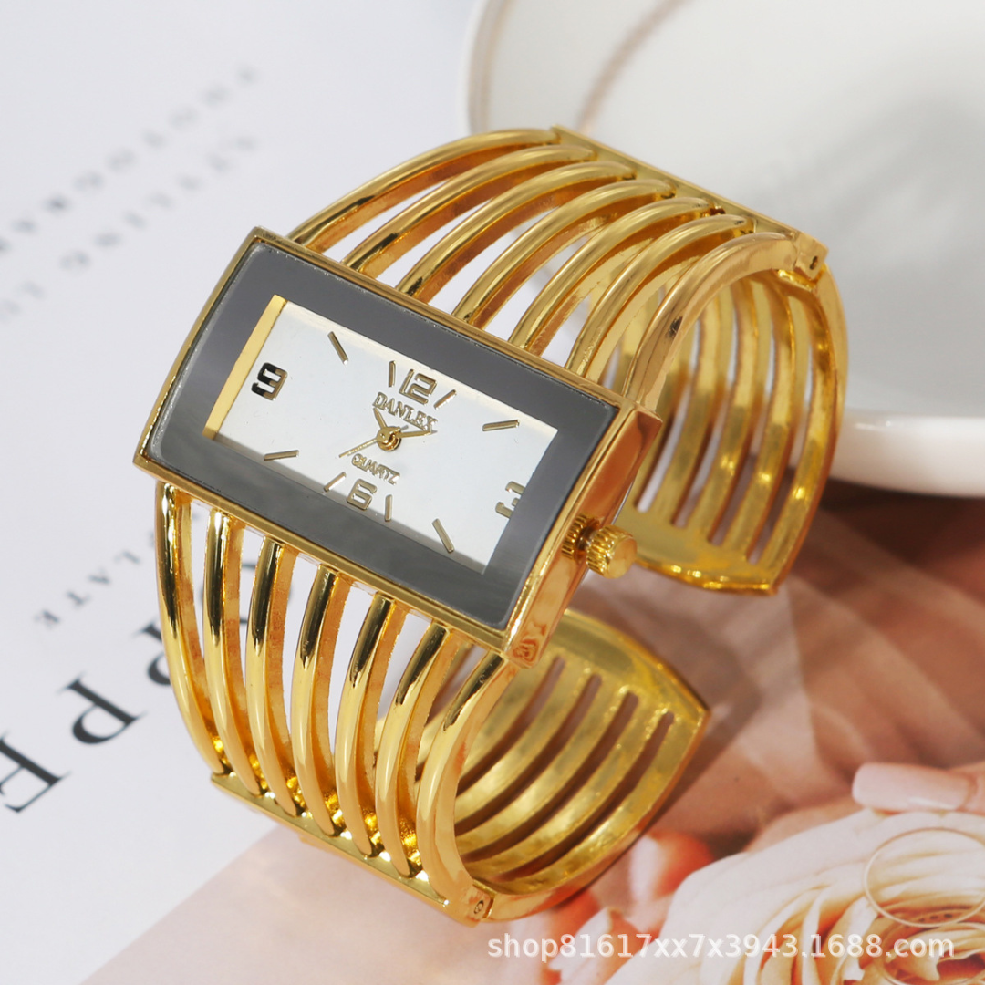 Amaranthe Velours Watch