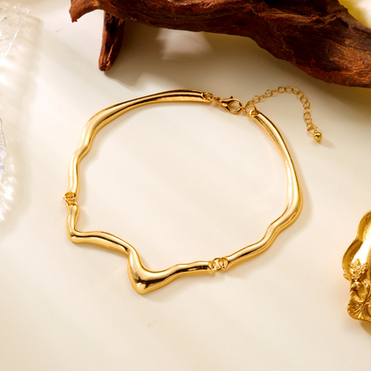 Ebon Flare Necklace