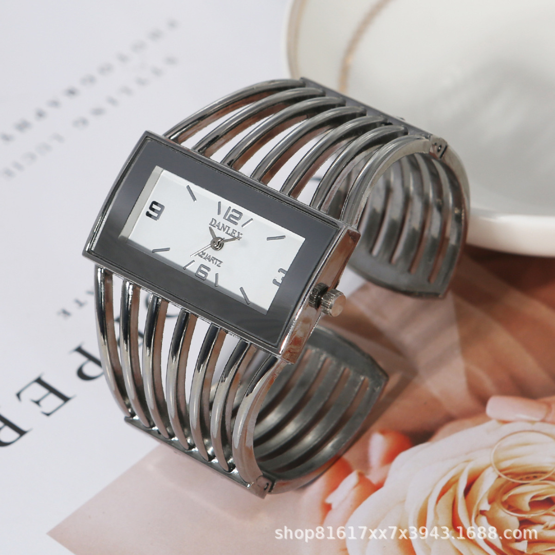 Amaranthe Velours Watch
